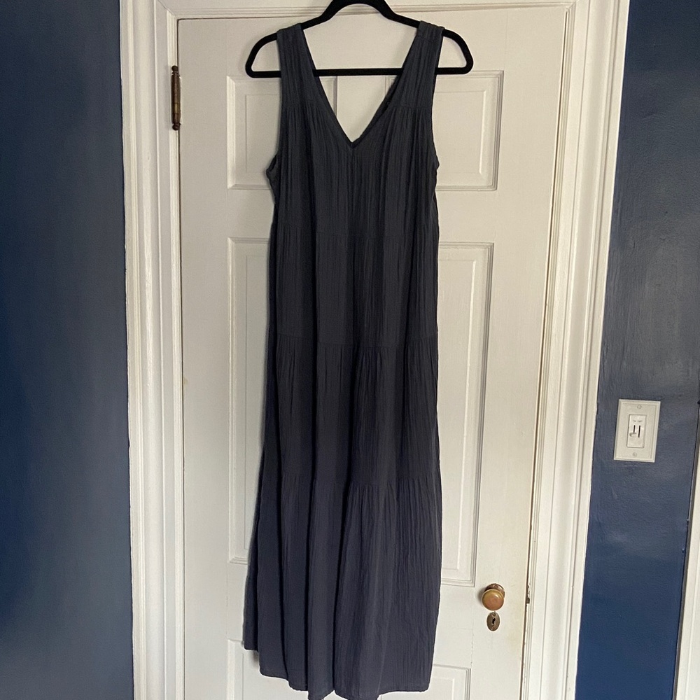 Quince Navy Tiered V-Neck Maxi Dress - Picture 2 of 4